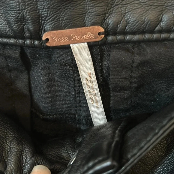 Free People Vegan Faux Leather Pants Size 2 - Picture 5 of 8